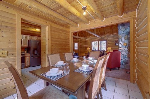 Foto 4 - Interlochen Cabin w/ Fireplace - Near State Park