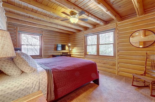 Foto 10 - Interlochen Cabin w/ Fireplace - Near State Park