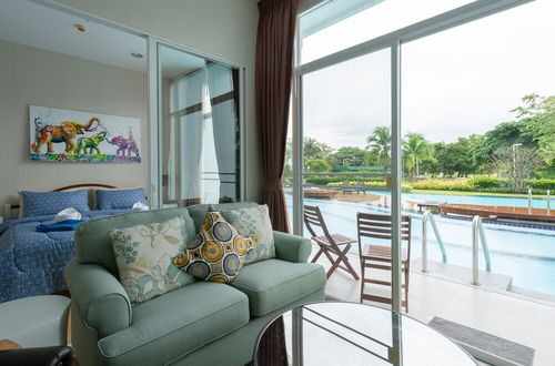 Photo 12 - Hua Hin One Bedroom One Bathroom With Pool Access Beachfront Nice Furniture