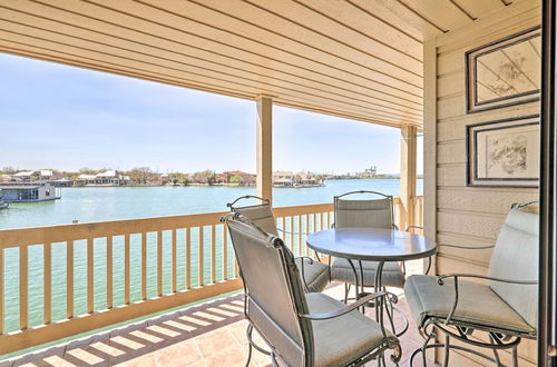 Photo 9 - Waterfront Condo With Balcony & Dock Access