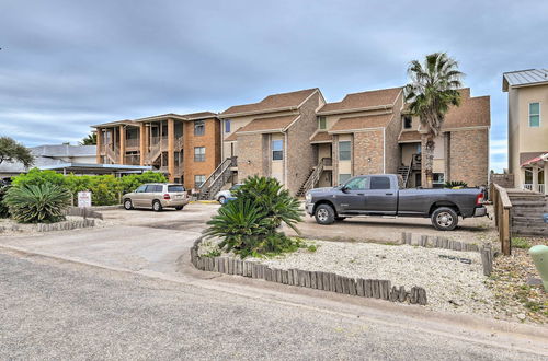 Photo 3 - North Padre Island Condo - Close to Beaches