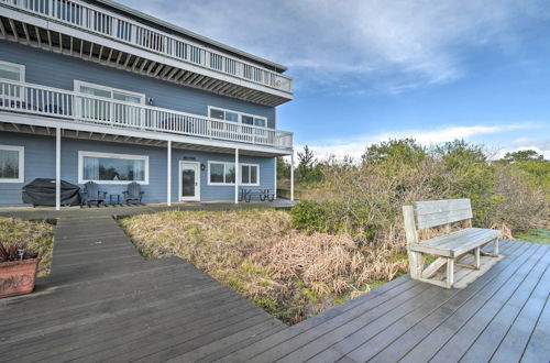 Photo 25 - Waterfront Vacation Rental in Ocean Shores