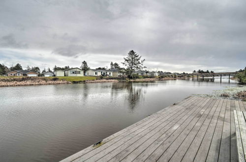 Foto 8 - Waterfront Vacation Rental in Ocean Shores