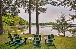 Photo 1 - Waterfront Sebago Lake Cottage W/dock + Beach