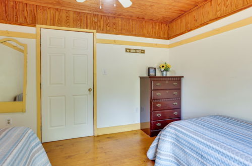 Photo 2 - Idyllic Southern Indiana Cabin Near Patoka Lake