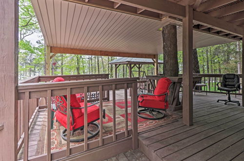 Photo 9 - Secluded Edgemont Getaway w/ Huge Outdoor Deck