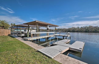 Foto 1 - Riverfront Homosassa Retreat w/ Kayak & Boat Dock