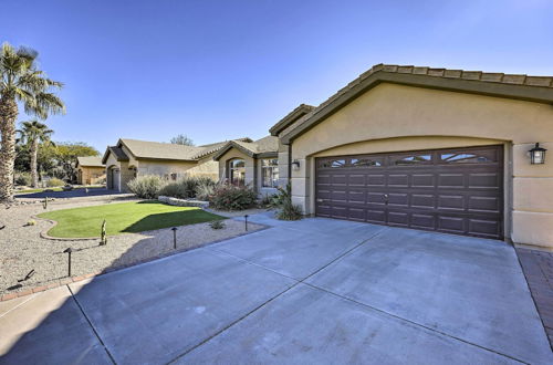 Foto 2 - Airy Scottsdale Home: Pool, Putting Green & Grill