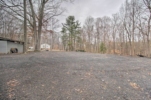 Photo 12 - Cozy Woodbridge Home w/ Fire Pit & Deck