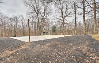 Photo 3 - Cozy Woodbridge Home w/ Fire Pit & Deck