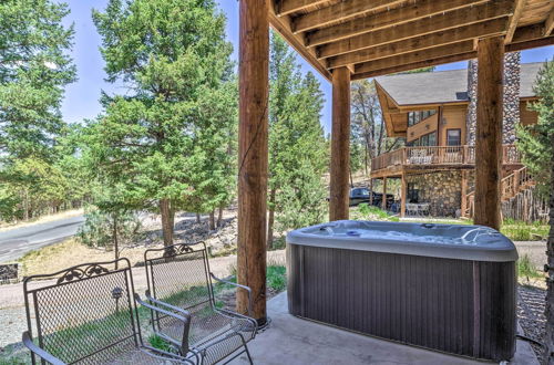 Foto 11 - Quiet Ruidoso Cabin w/ Deck & Private Hot Tub