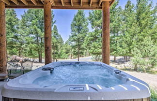 Foto 2 - Quiet Ruidoso Cabin w/ Deck & Private Hot Tub