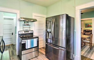 Photo 3 - Quaint Galveston Vacation Home - Central Location