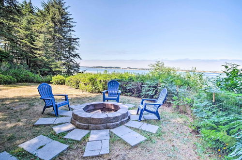 Foto 1 - Enchanting Coos Bay Sanctuary w/ Lush Views