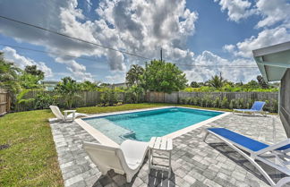 Foto 2 - Modern Retreat With Pool Near Vanderbilt Beach