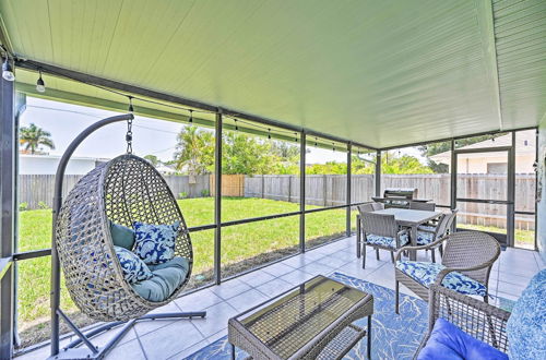 Photo 13 - Modern Retreat With Pool Near Vanderbilt Beach