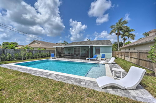 Photo 4 - Modern Retreat With Pool Near Vanderbilt Beach