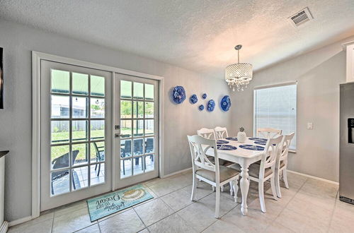 Photo 15 - Modern Retreat With Pool Near Vanderbilt Beach