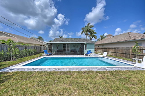 Foto 19 - Modern Retreat With Pool Near Vanderbilt Beach