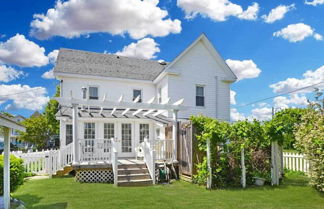 Photo 1 - 'chincoteague Charm' Escape w/ Bikes & Yard Games