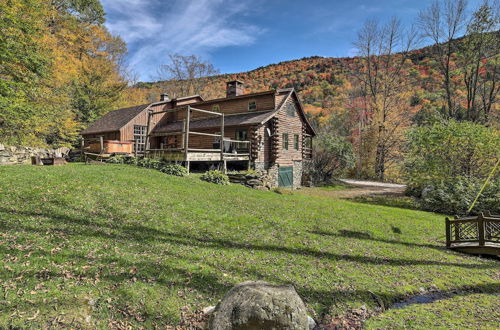 Foto 1 - Picture-perfect Vermont Mtn Cabin w/ Hot Tub