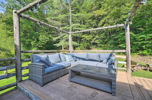 Photo 22 - Picture-perfect Vermont Mtn Cabin w/ Hot Tub