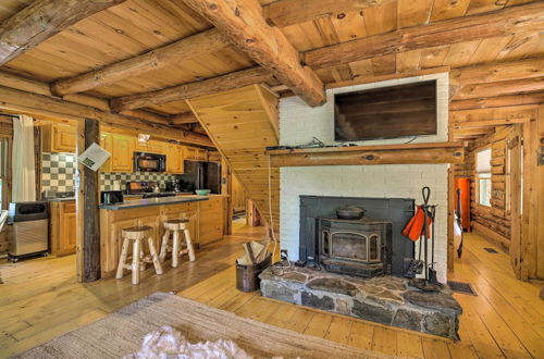 Photo 11 - Picture-perfect Vermont Mtn Cabin w/ Hot Tub