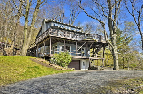 Photo 21 - Skaneateles Lake Home: Water Views & Private Beach