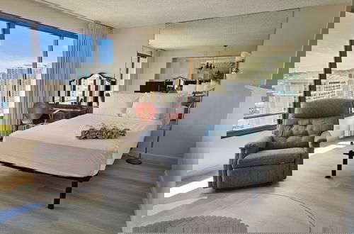 Foto 20 - Spacious Condos with Private Balcony at Discovery Bay - Free Wifi, Near Beaches!
