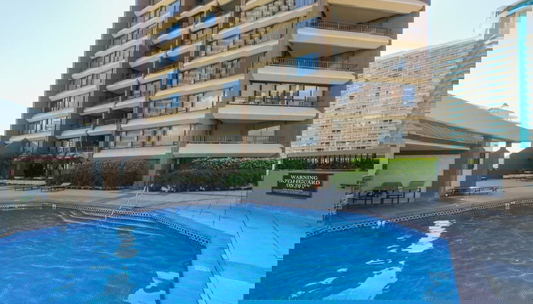 Foto 1 - Spacious Condos with Private Balcony at Discovery Bay - Free Wifi, Near Beaches!