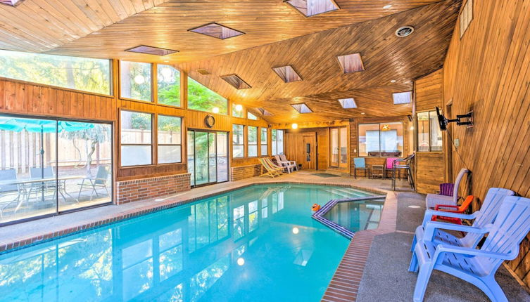 Photo 1 - Lovely Manorwood Home w/ Private Indoor Pool