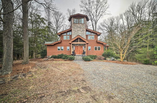 Foto 22 - Waterfront Cottage w/ Fishing Dock & Fireplace