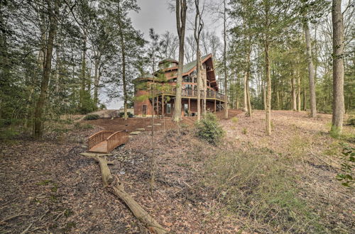 Photo 2 - Waterfront Cottage w/ Fishing Dock & Fireplace