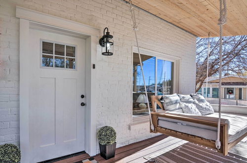 Photo 17 - Modern Kanab Home: Fire Pit, Red Rock Views