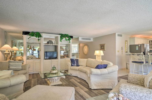 Foto 18 - Luxury Sanibel Condo w/ Ocean View: Steps to Beach