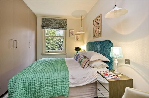 Photo 17 - Charming 1 Bed Flat Chelsea