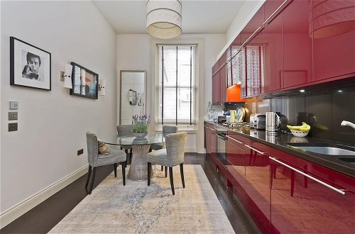Photo 2 - Charming 1 Bed Flat Chelsea