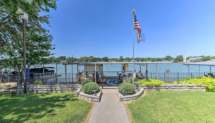 Foto 1 - Lakefront Granbury Home, Boat Dock On-site