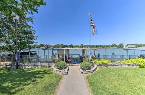 Foto 1 - Lakefront Granbury Home, Boat Dock On-site