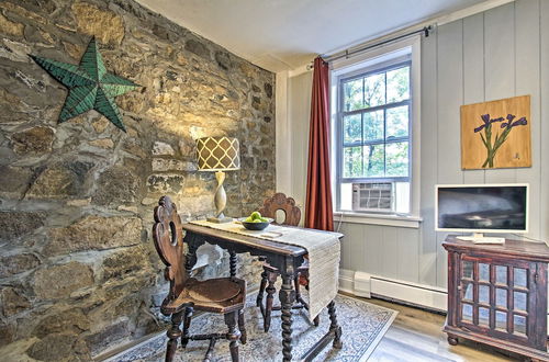 Foto 14 - Charming Getaway < 1 Mi to Downtown Lambertville