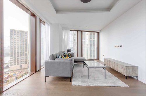 Photo 21 - Luxurious 3BD Flat by the River Thames - Vauxhall