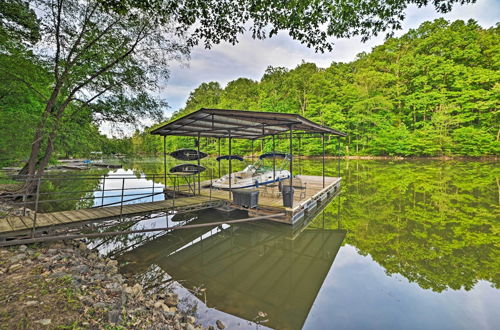 Foto 1 - Lake Barkley Home: Private Dock, Kayaks, Fire Pit