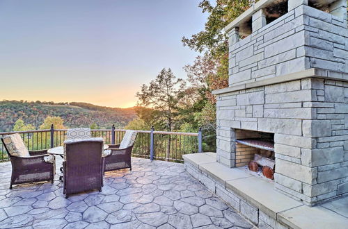 Photo 5 - Mountain View Hideaway w/ Outdoor Fireplace