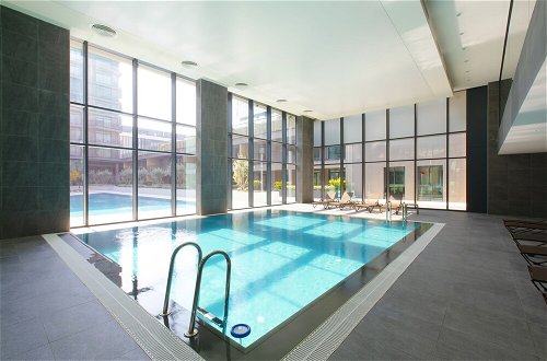 Foto 18 - Luxury Residence with Indoor Pool & GYM