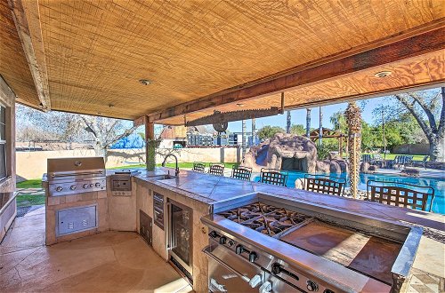 Foto 23 - Spacious Glendale Home w/ Outdoor Kitchen