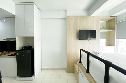 Photo 12 - Simply Look Studio Room At Patraland Urbano Apartment