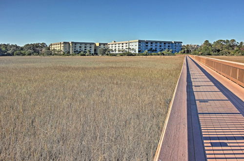 Photo 5 - Bright Beachy Condo Getaway on Hilton Head Island