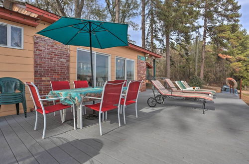 Photo 4 - Lakeside Pleasure Island Cabin w/ Deck & Gas Grill