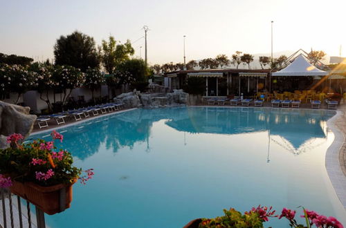 Photo 1 - Bungalow By The Sea With Shared Pool