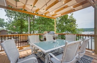 Foto 1 - Lake of the Ozarks Home w/ Private Deck & Dock